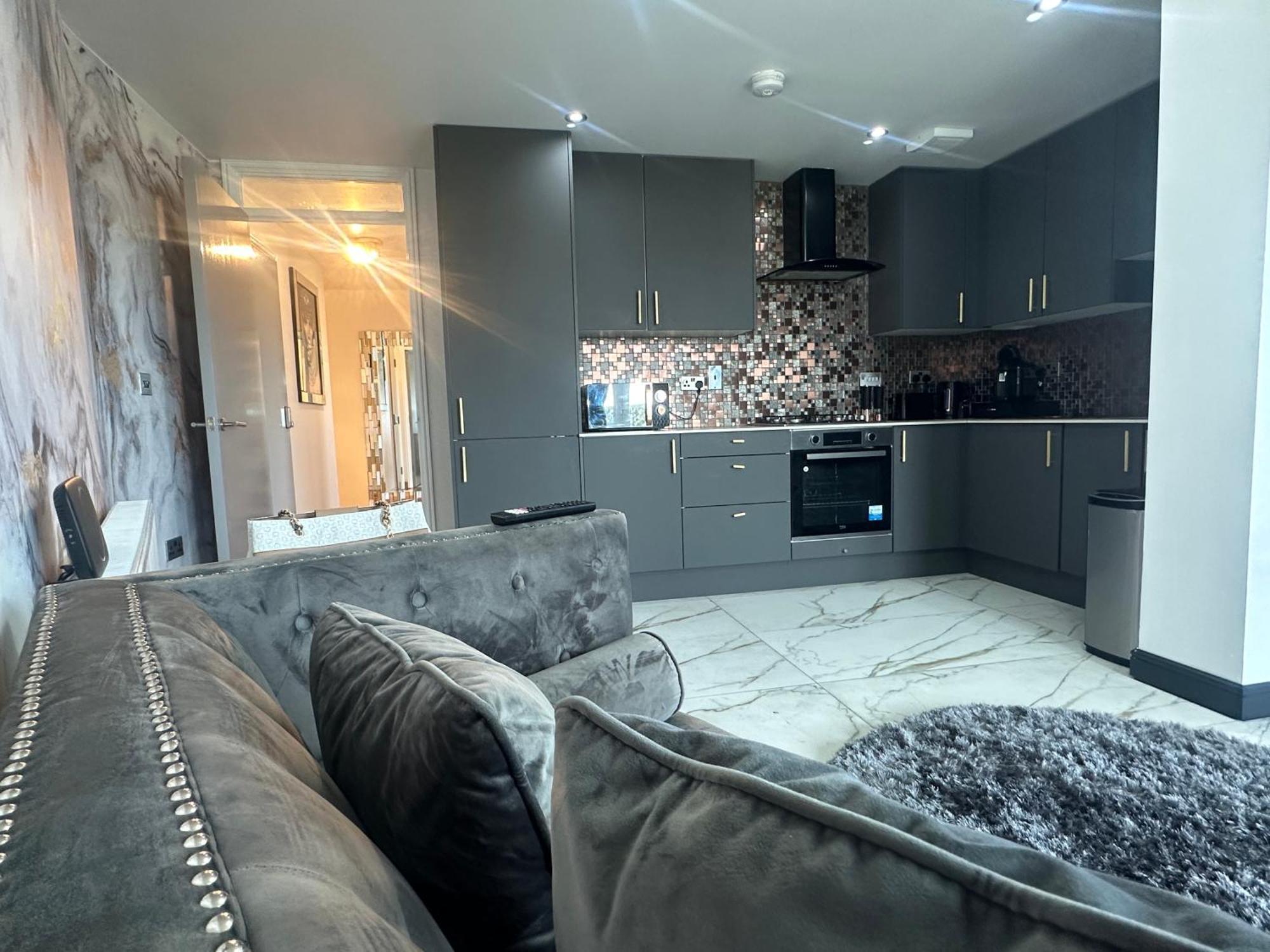 Two Bed Apartment With Balcony Slough,Windsor,Legoland エクステリア 写真